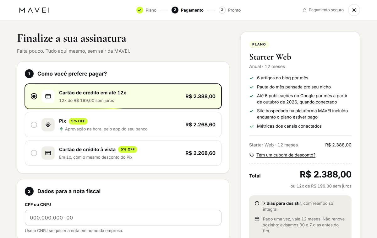 Tela de pagamento da MAVEI: cartão de crédito em até 12x sem juros, Pix e cartão à vista com 5% de desconto, e o resumo do plano com o total ao lado